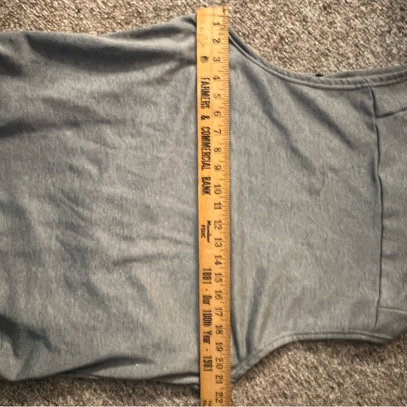 UA ColdGear sleeveless fleece hoodie / swim cover up/workout Large​ - Picture 10 of 10